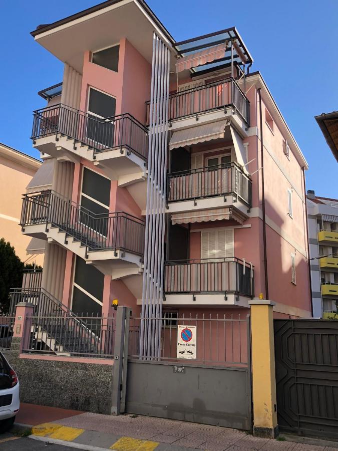 ヴェンティミーリアCasa Francesca: Un Mare Di Relax!アパートメント エクステリア 写真